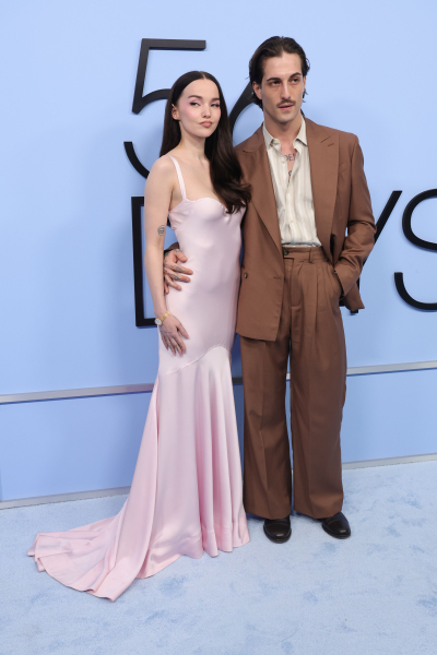 Clique para ver imagem em tamanho real
==============
maneskingallery_2813629.jpg maneskingallery_2813629.jpg