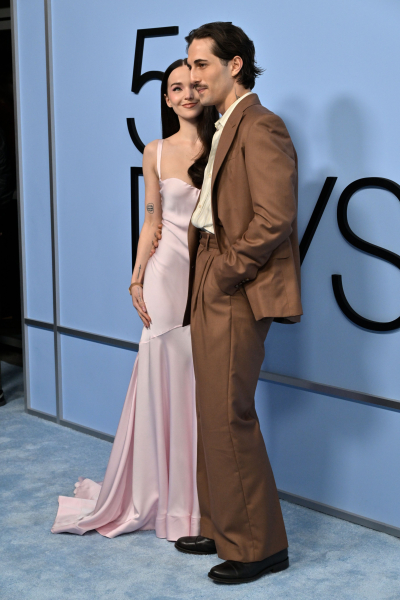 Clique para ver imagem em tamanho real
==============
maneskingallery_2813829.jpg maneskingallery_2813829.jpg