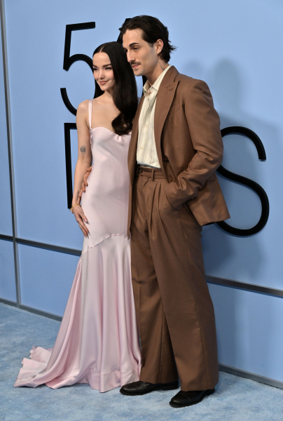 Clique para ver imagem em tamanho real
==============
maneskingallery_2813929.jpg maneskingallery_2813929.jpg