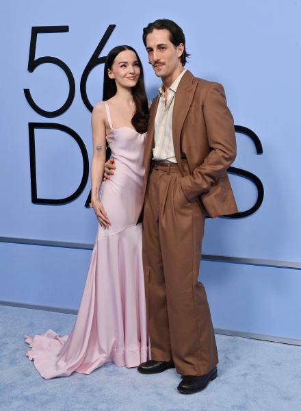 Clique para ver imagem em tamanho real
==============
maneskingallery_2816729.jpg maneskingallery_2816729.jpg