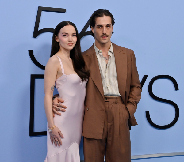 Clique para ver imagem em tamanho real
==============
maneskingallery_2817129.jpg maneskingallery_2817129.jpg