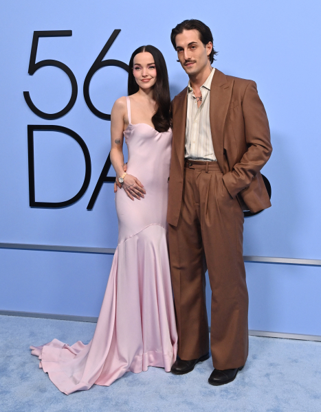 Clique para ver imagem em tamanho real
==============
maneskingallery_2828929.jpg maneskingallery_2828929.jpg