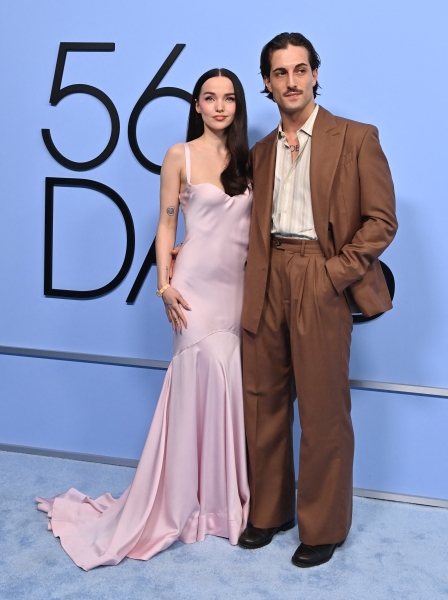 Clique para ver imagem em tamanho real
==============
maneskingallery_2829829.jpg maneskingallery_2829829.jpg