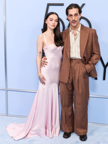 Clique para ver imagem em tamanho real
==============
maneskingallery_2831329.jpg maneskingallery_2831329.jpg