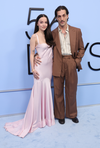 Clique para ver imagem em tamanho real
==============
maneskingallery_2837429.jpg maneskingallery_2837429.jpg