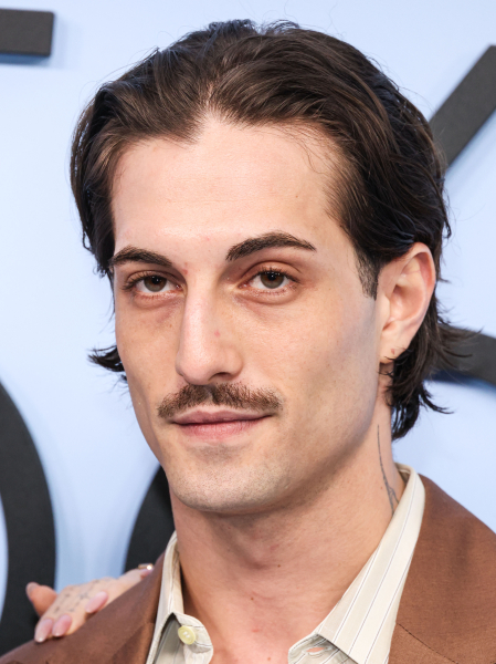 Clique para ver imagem em tamanho real
==============
maneskingallery_2839729.jpg maneskingallery_2839729.jpg