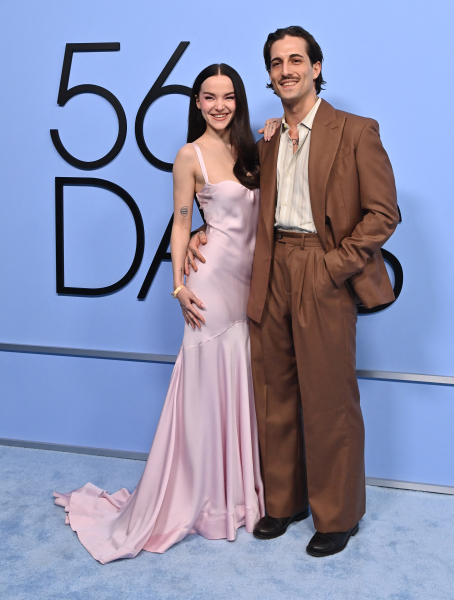 Clique para ver imagem em tamanho real
==============
maneskingallery_2841929.jpg maneskingallery_2841929.jpg