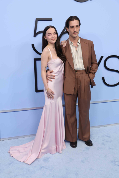 Clique para ver imagem em tamanho real
==============
maneskingallery_287329.jpg maneskingallery_287329.jpg