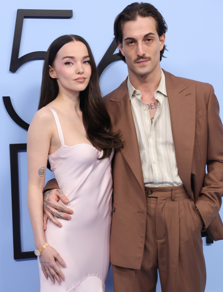 Clique para ver imagem em tamanho real
==============
maneskingallery_288529.jpg maneskingallery_288529.jpg